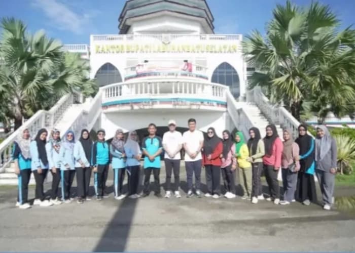 Bupati Fery Sahputra Ajak ASN Labusel Tingkatkan Produktivitas Lewat Jalan Santai dan Senam Pagi